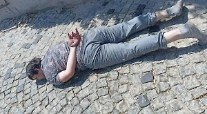 Соседи назвали странным подрывника внедорожника военного в Москве