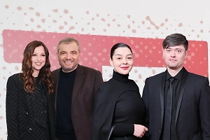 Жёны самых влиятельных мужчин на российском ТВ выглядят не так, как вы представляете