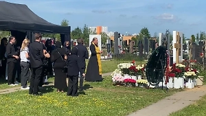 В Москве прошла панихида на 40 дней со смерти Анастасии Заворотнюк