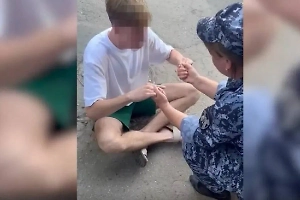 В Москве росгвардейцы спасли парня с панической атакой