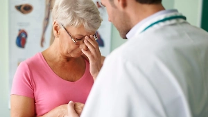 Врач назвала симптомы микроинсульта, которые легко упустить