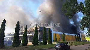 Парни через окна спасли людей из смертельной ловушки в ТЦ "Галактика"