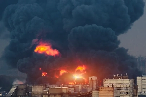 В Киеве на фоне объявленной воздушной тревоги прогремели взрывы