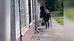 В Хабаровске мужчина выстрелил в расклейщика объявлений