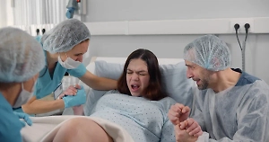 Жительнице Симферополя разорвали мочевой пузырь во время родов и чуть не угробили малыша