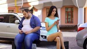 Заросшие лица и пивной живот: 5 "красных флагов" во внешности мужчин, по мнению россиянок