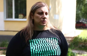 «‎Кровавая опекунша» с Урала показала, как истязала 6-летнего мальчика