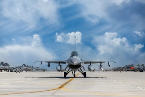 Дания передала Украине вторую партию истребителей F-16, но Зеленский всё равно недоволен