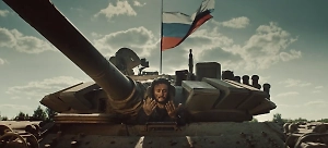 Бойцов СВО разных религий сняли за молитвой для эпичного ролика Минобороны