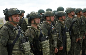 В России создадут три новые
группировки войск