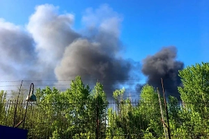 В Ростовской области после ночной атаки БПЛА загорелись резервуары с топливом