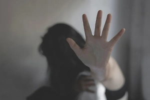 Парень избил свою 19-летнюю беременную девушку в Кемерово из-за ревности