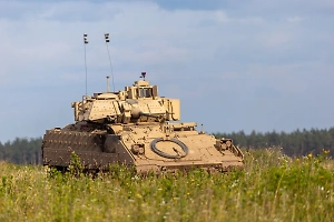 В США недоумевают от количества полыхающих Bradley в Курской области