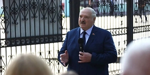 Лукашенко призвал белорусов не переживать из-за возможной войны