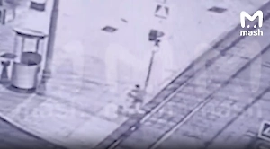 Самокатчик разбил голову о стационарный пост ГИБДД и на четвёртый день умер в больнице