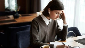 Россияне рассказали, чем занимаются в обеденный перерыв