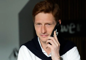 За последнее время холдинг прошёл большой путь, а наша уникальная команда профессионалов проделала колоссальную работу по созданию глобальных медиапроектов. Мы добавили Holding в название бренда, чтобы показать, что наши проекты входят в большую группу компаний, которая стала лидером отрасли.