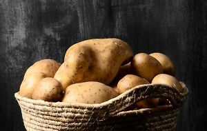 Картофель оказался кладезем витаминов и полезных свойств, рассказал учёный