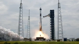 Российский космонавт отправился на МКС вытаскивать застрявших американцев