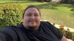 На сына Никаса Сафронова в Петербурге напал водитель Maybach