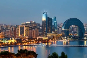 Баку осудил Францию за предупреждение о поездках в Азербайджан