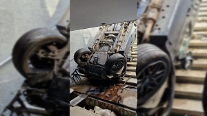 В Москве чёрный «Гелендваген» упал в подземный пешеходный переход