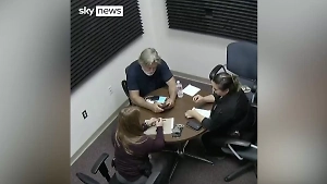 Появилось видео с первой реакцией Болдуина на убийство оператора родом с Украины