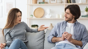 Прекратите это делать, если хотите сохранить брак: 5 запретных действий для женатых мужчин