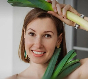 Содержание нитратов в молодом картофеле зачастую превышает норму, и основная концентрация находится в шкурке. Количество нитратов снижается в процессе хранения, при этом содержание витаминов практически не меняется.