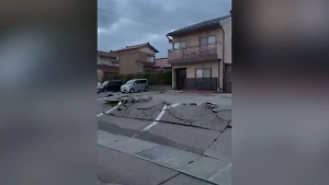 В Японии рассказали о последствиях мощного землетрясения и цунами