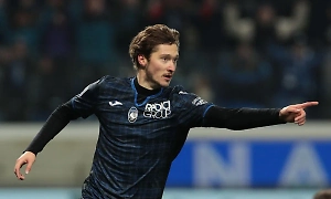 Россиянин Миранчук заработал решающий пенальти в матче "Аталанты" с "Миланом"