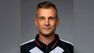 Арбитр обматерил тренера ХК "Авангард" во время матча