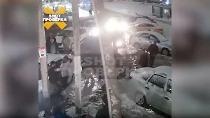 Массовая драка с поножовщиной на складе WB, после которой начались рейды, попала на видео