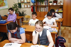 В Екатеринбурге проверяют школу, где учитель из Индии называл учеников обезьянами