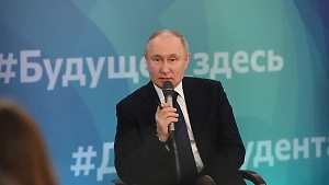Путин: Мы, в отличие от наших соседей, памятники героям не уничтожаем