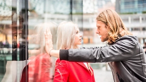 Эти истории о сумасшедших бывших заставят выдохнуть, поняв, как "скучно" вы живёте