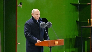 Путин: Пережившие блокаду Ленинграда всегда будут примером в борьбе за Родину