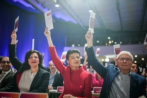 Съезд партии Вагенкнехт в ФРГ начался с благодарности Красной Армии