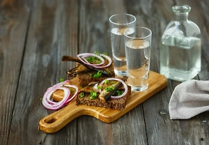 Лайф составил топ-10 худших закусок в День рождения русской водки