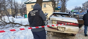 Влетевший в остановку в Южно-Сахалинске мужчина был без прав, возбуждено дело