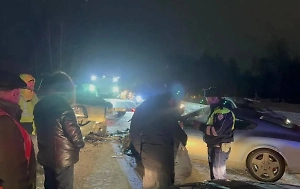 "Бентли" вылетел на встречку и столкнулся с УАЗ на Урале