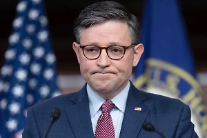 Спикер Конгресса призвал Байдена отчитаться за помощь Киеву