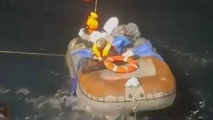 Названа возможная причина смерти двух из трёх дрейфовавших в Охотском море рыбаков