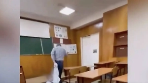 «Иди сюда!»: В Хабаровске завели дело на преподавателя, выволокшего студентку из кабинета