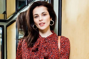 «Я обязана быть вечно молодой?» Сати Казанова ответила на хейт из-за поздней беременности