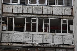 В Белгороде при атаке дрона ВСУ на многоэтажку пострадала женщина