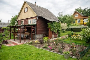 Зима близко: Россияне массово ринулись «консервировать» дачи