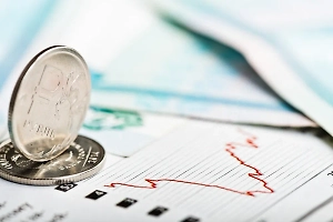 Курс рубля резко укрепился после заявления ЦБ о прекращении покупок валюты