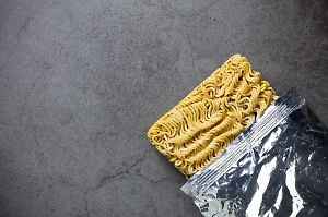 От «быстрой» лапши быстро толстеют: разбираемся с экспертом, правда это или миф