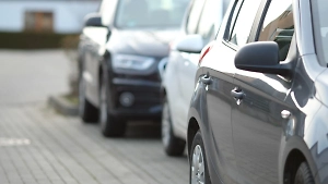 В ГД научили бороться с любителями «застолбить» себе место для парковки во дворе